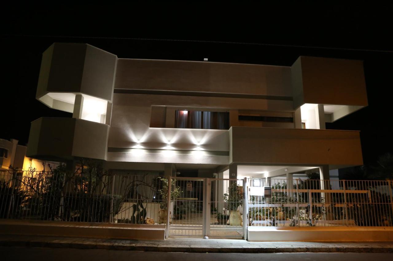 Viro House Bed & Breakfast Squinzano Dış mekan fotoğraf