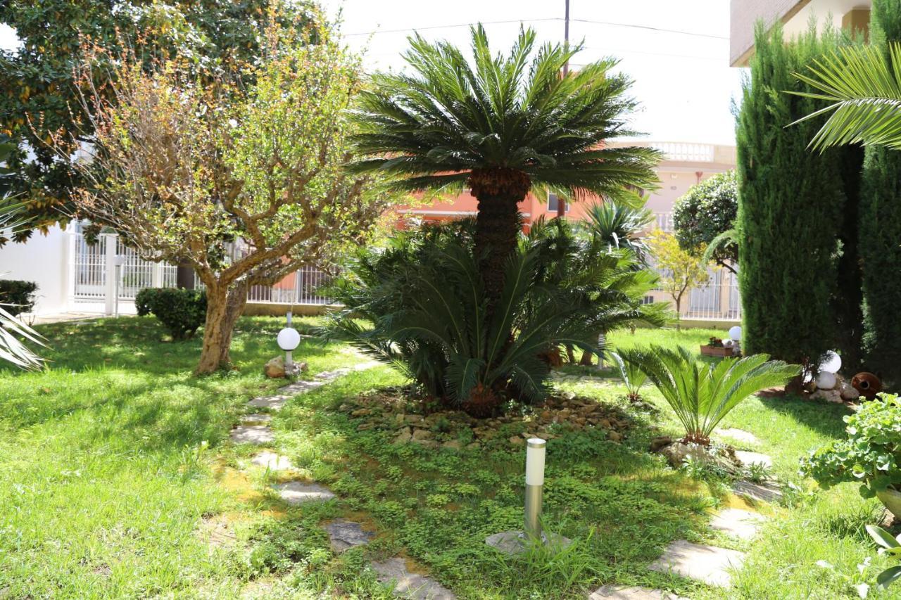 Viro House Bed & Breakfast Squinzano Dış mekan fotoğraf